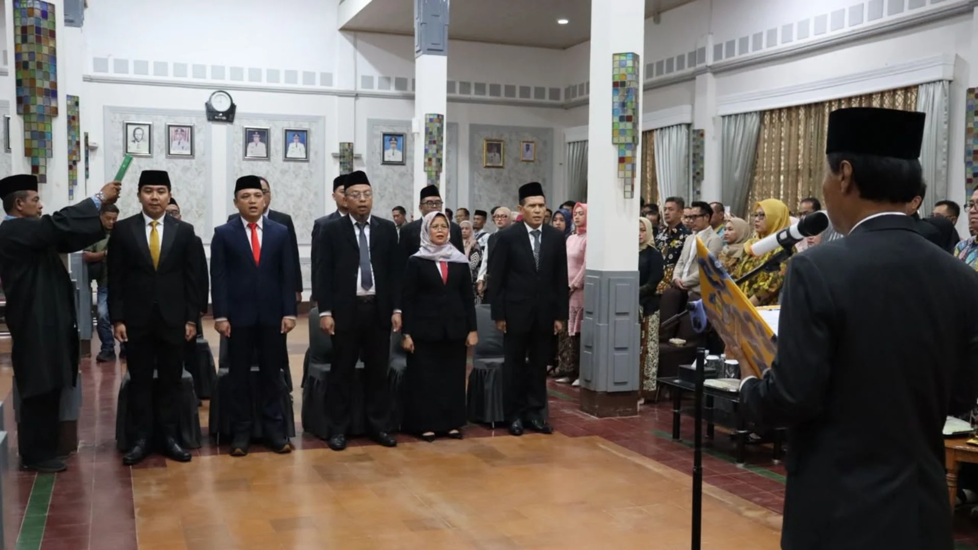 Wali Kota Lantik Dewan Pengawas dan Direksi BUMD, Tegaskan Komitmen pada Kinerja dan Integritas