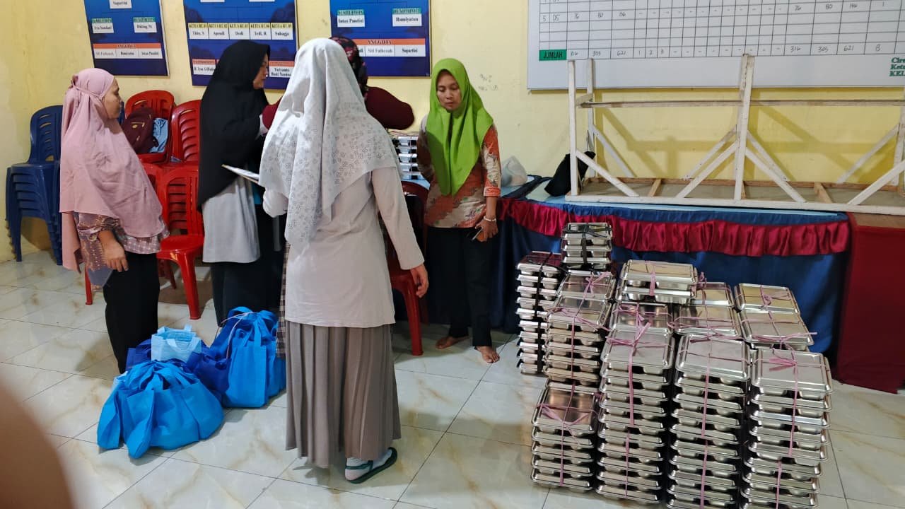 Pendistribusian MBG Perdana di Kelurahan Pulasaren