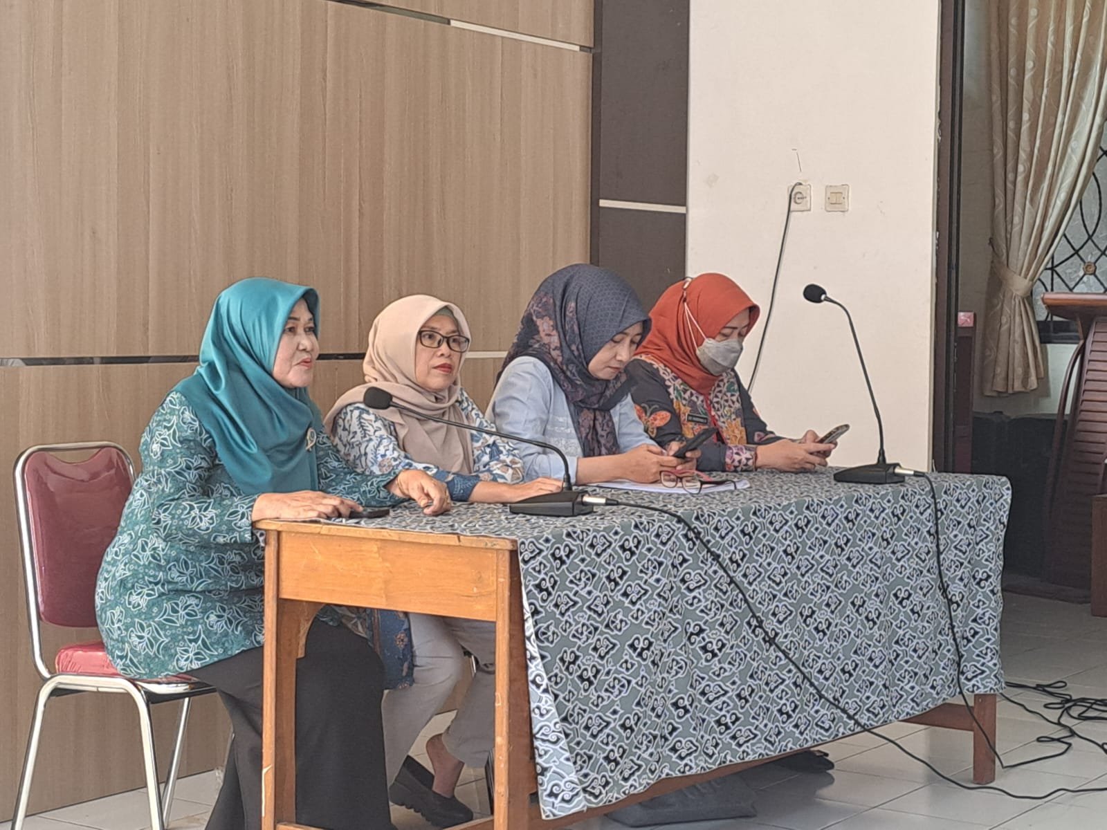 Pertemuan Rutin TP PKK Kelurahan Pulasaren Digelar di Aula Nyi Mas Nawang Wulan