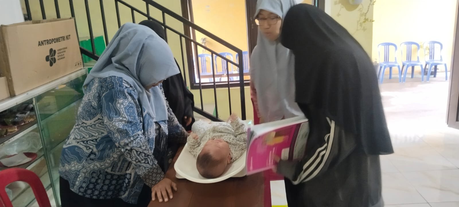 Kegiatan Posyandu Kenanga RW 02 Kacirebonan