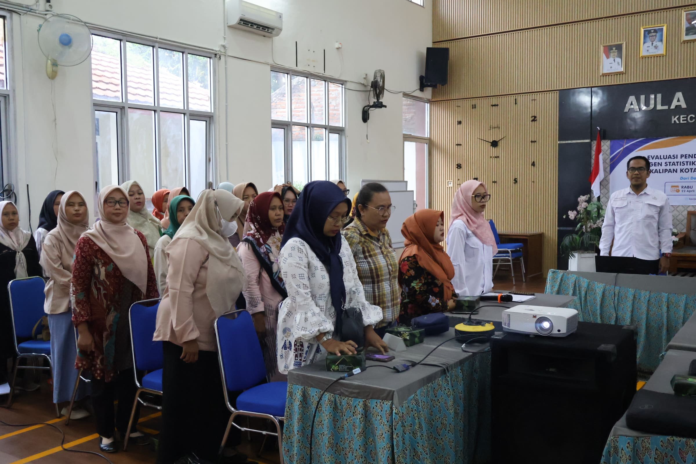 Kegiatan Evaluasi Pendataan Kelurahan Cinta Statistik dan Literasi Statistik Kecamatan Pekalipan