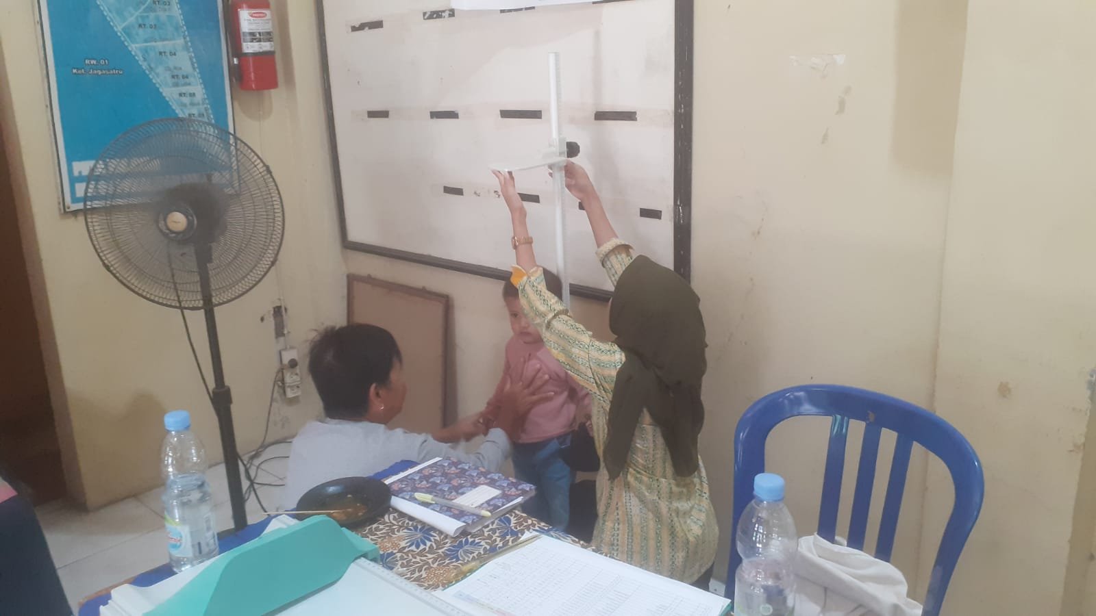 Kegiatan Posyandu Cempaka RW 04 Pekalipan Selatan Kelurahan Pulasaren