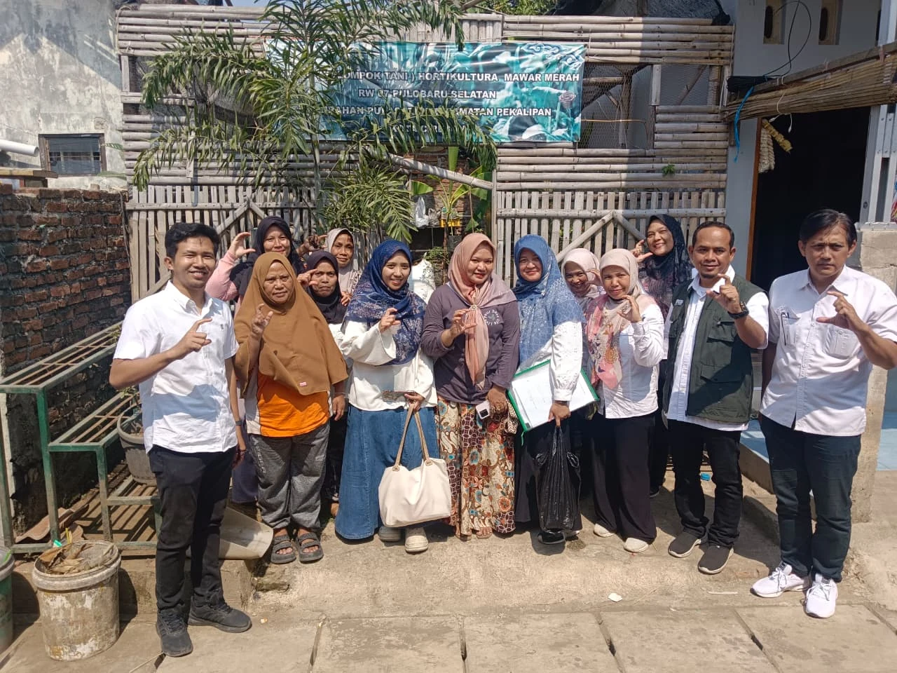 Monev Program Ayam Petelur Kelompok Tani Mawar Merah RW 07 Pulobaru Selatan Kelurahan Pulasaren