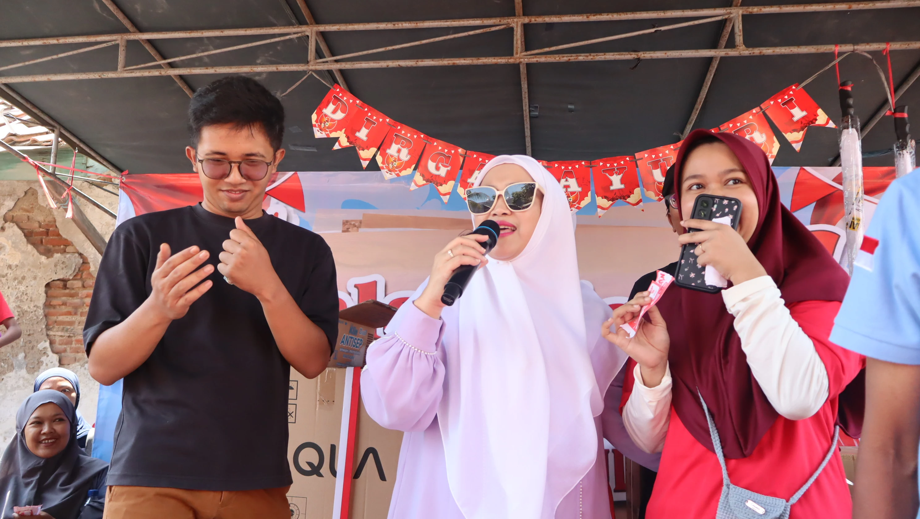 Semarak Jalan Santai Karang Taruna Kelurahan Pulasaren Meriahkan HUT RI ke-81