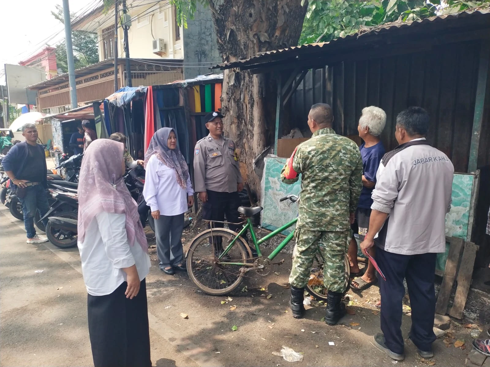 Monitoring Trantib dan Pendampingan Rencana Pemasangan PJU di Jalan Lawanggada dan Jalan Pulasaren