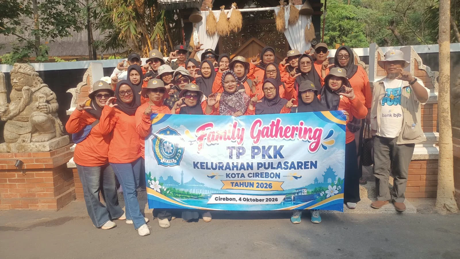Family Gathering TP PKK Kelurahan Pulasaren