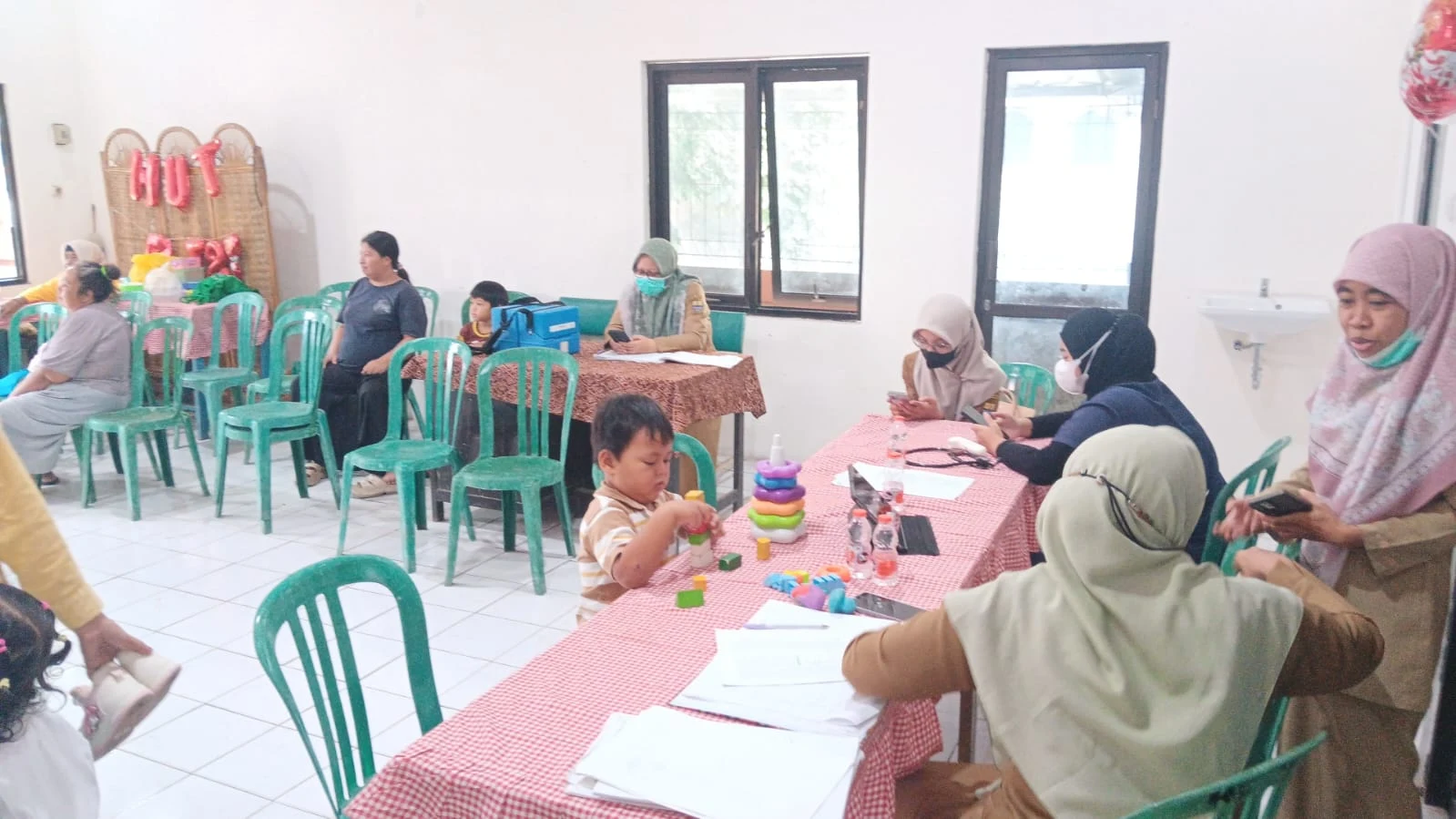 Kegiatan Posyandu Flamboyan RW 01 Pulasaren Timur Kelurahan Pulasaren